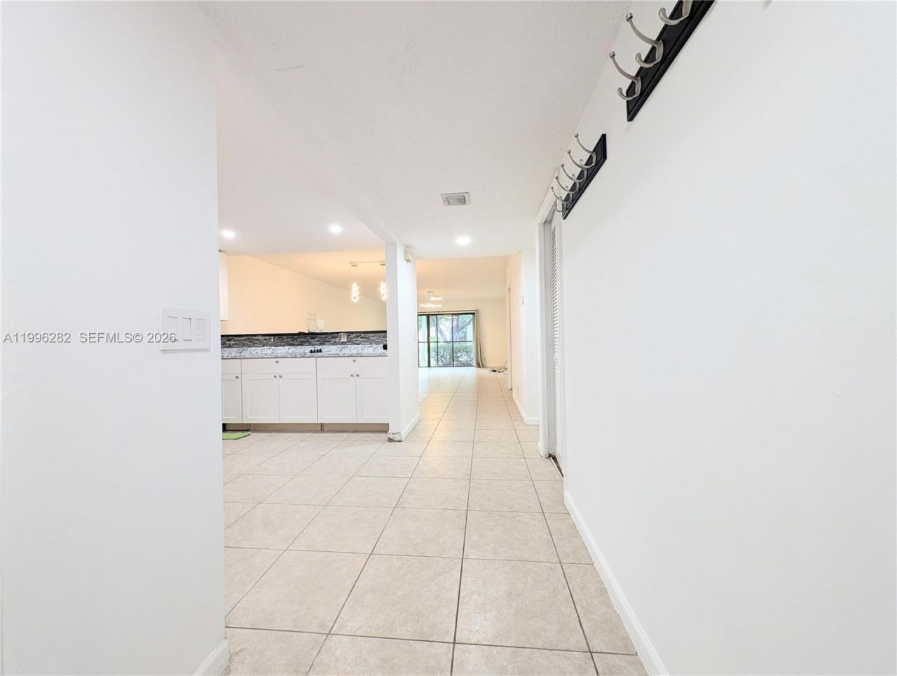 310 Lakeview Dr, Unit 105, Weston, FL 33326 Photo