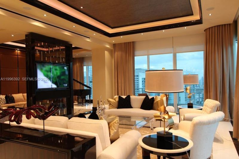 900 Brickell Key Blvd, Unit PH3403, Miami, FL 33131 Photo