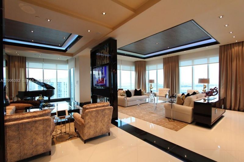 900 Brickell Key Blvd, Unit PH3403, Miami, FL 33131 Photo