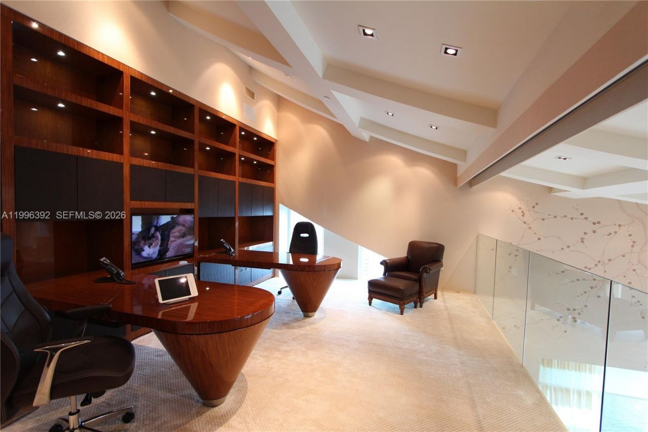 900 Brickell Key Blvd, Unit PH3403, Miami, FL 33131 Photo