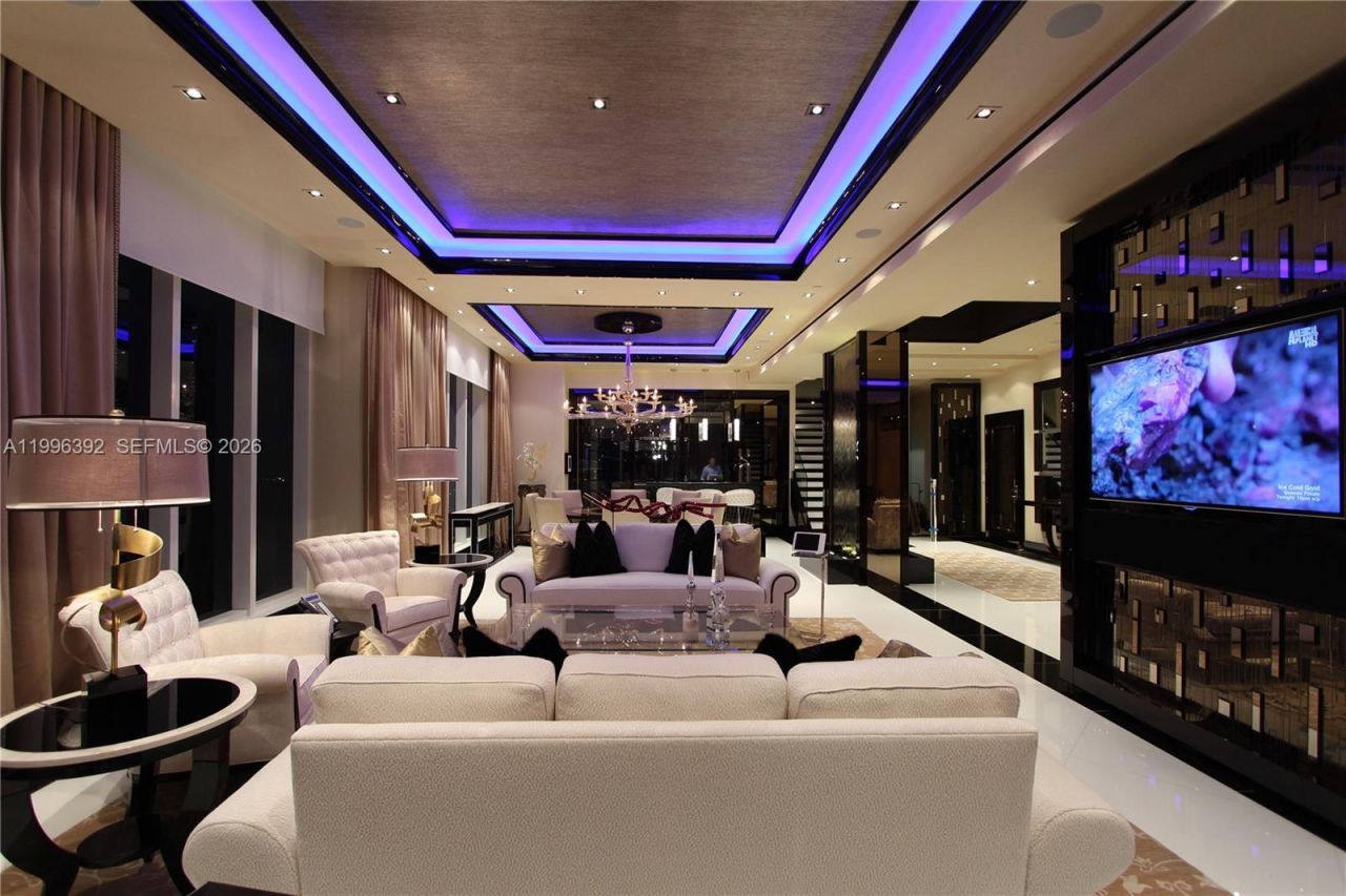 900 Brickell Key Blvd, Unit PH3403, Miami, FL 33131 Photo