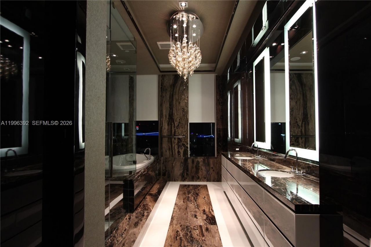 900 Brickell Key Blvd, Unit PH3403, Miami, FL 33131 Photo