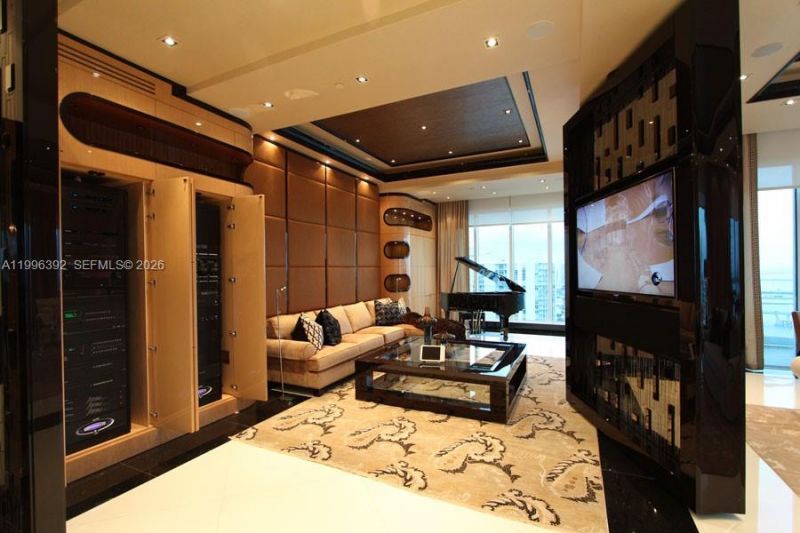 900 Brickell Key Blvd, Unit PH3403, Miami, FL 33131 Photo