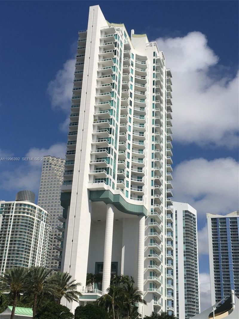 900 Brickell Key Blvd, Unit PH3403, Miami, FL 33131 Photo