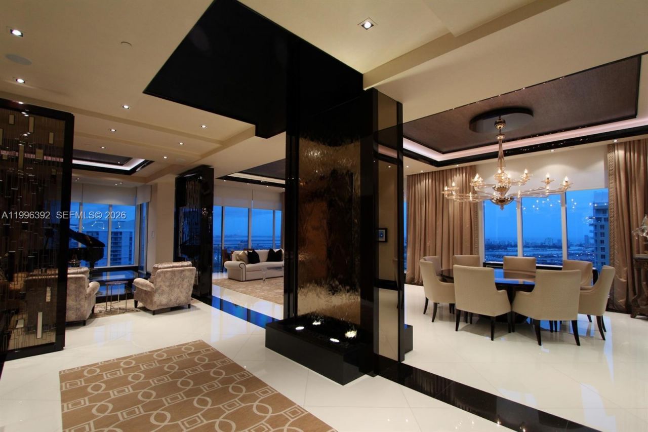 900 Brickell Key Blvd, Unit PH3403, Miami, FL 33131 Photo