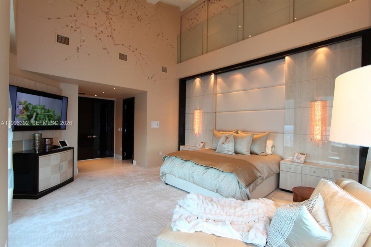 900 Brickell Key Blvd, Unit PH3403, Miami, FL 33131 Photo