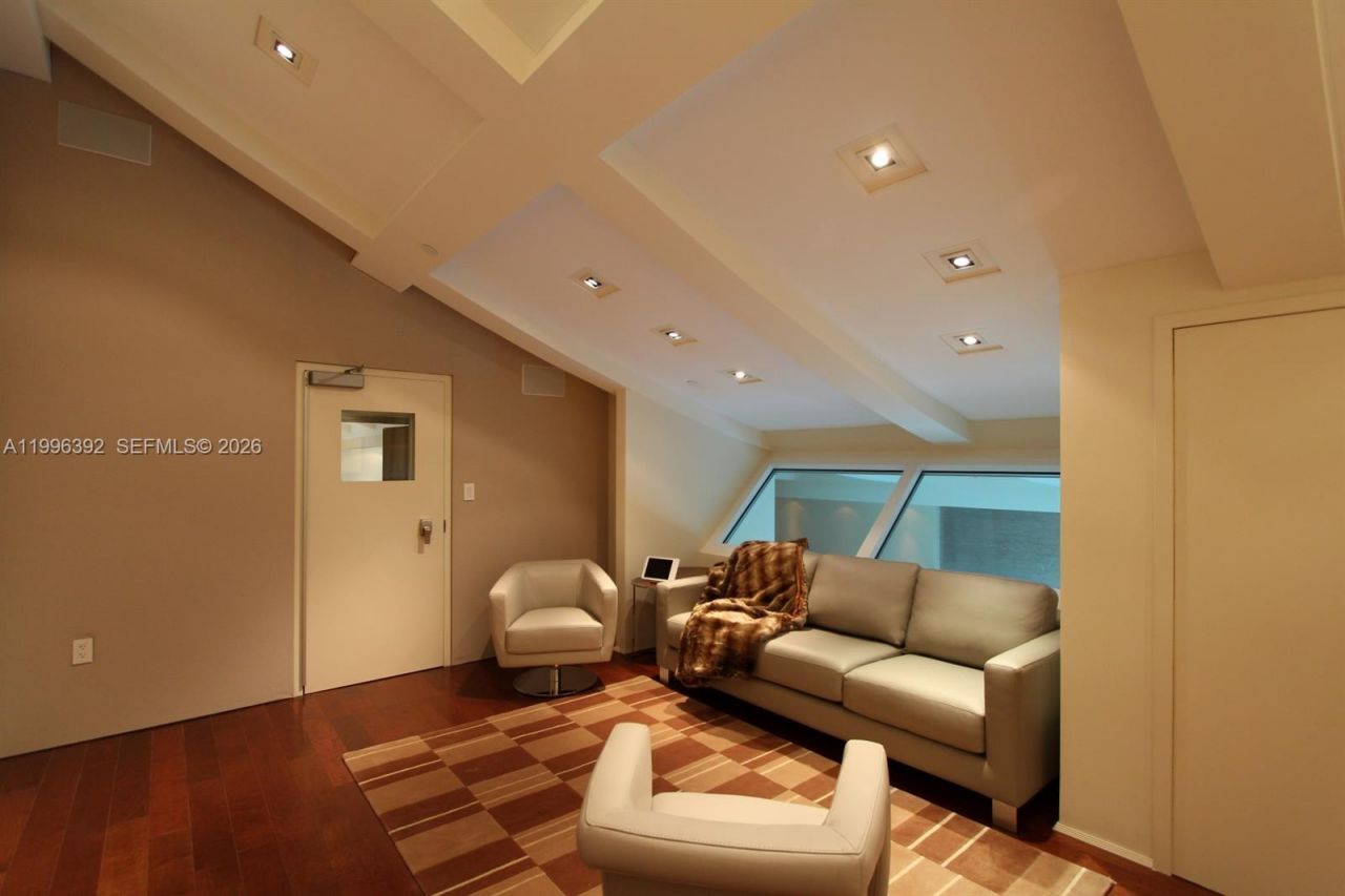 900 Brickell Key Blvd, Unit PH3403, Miami, FL 33131 Photo