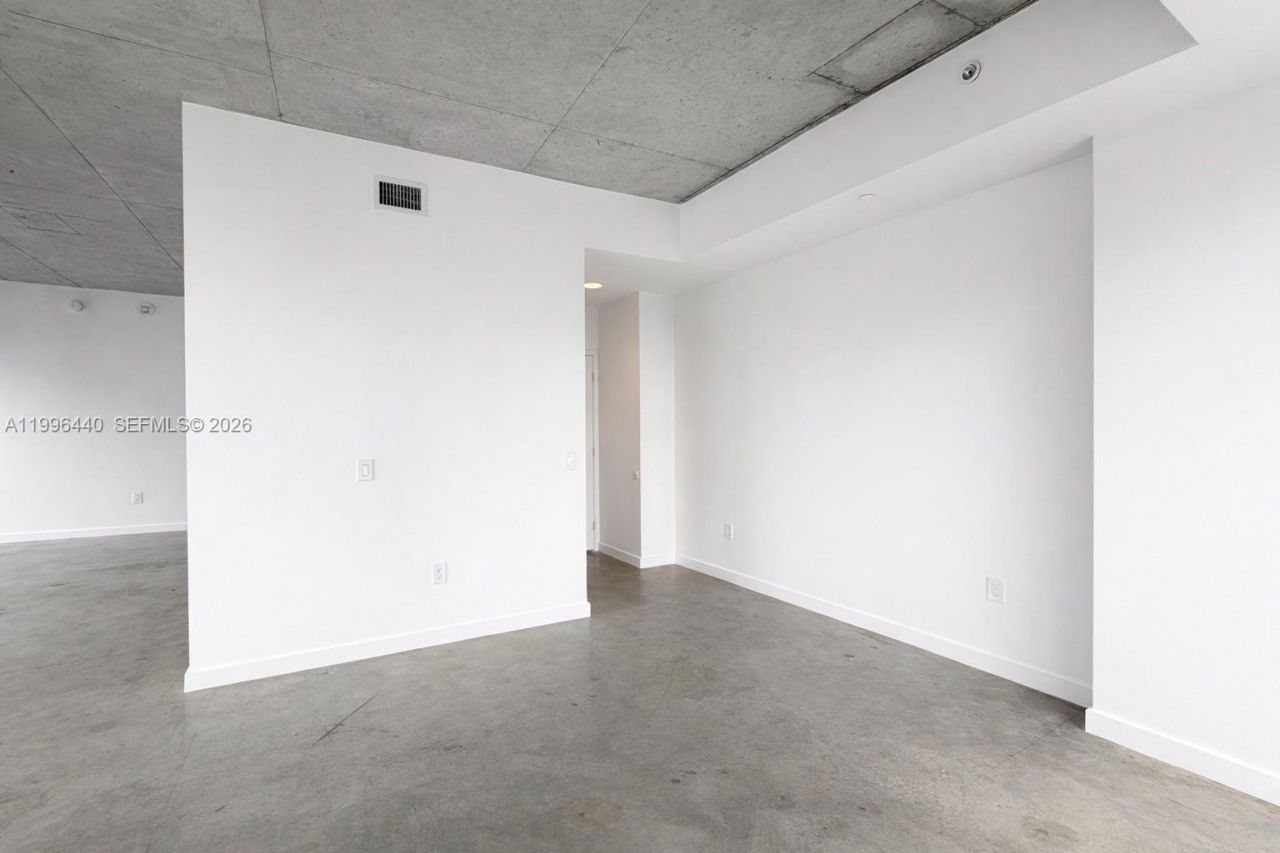 151 SE 1st St , Unit 3001, Miami, FL 33131 Photo