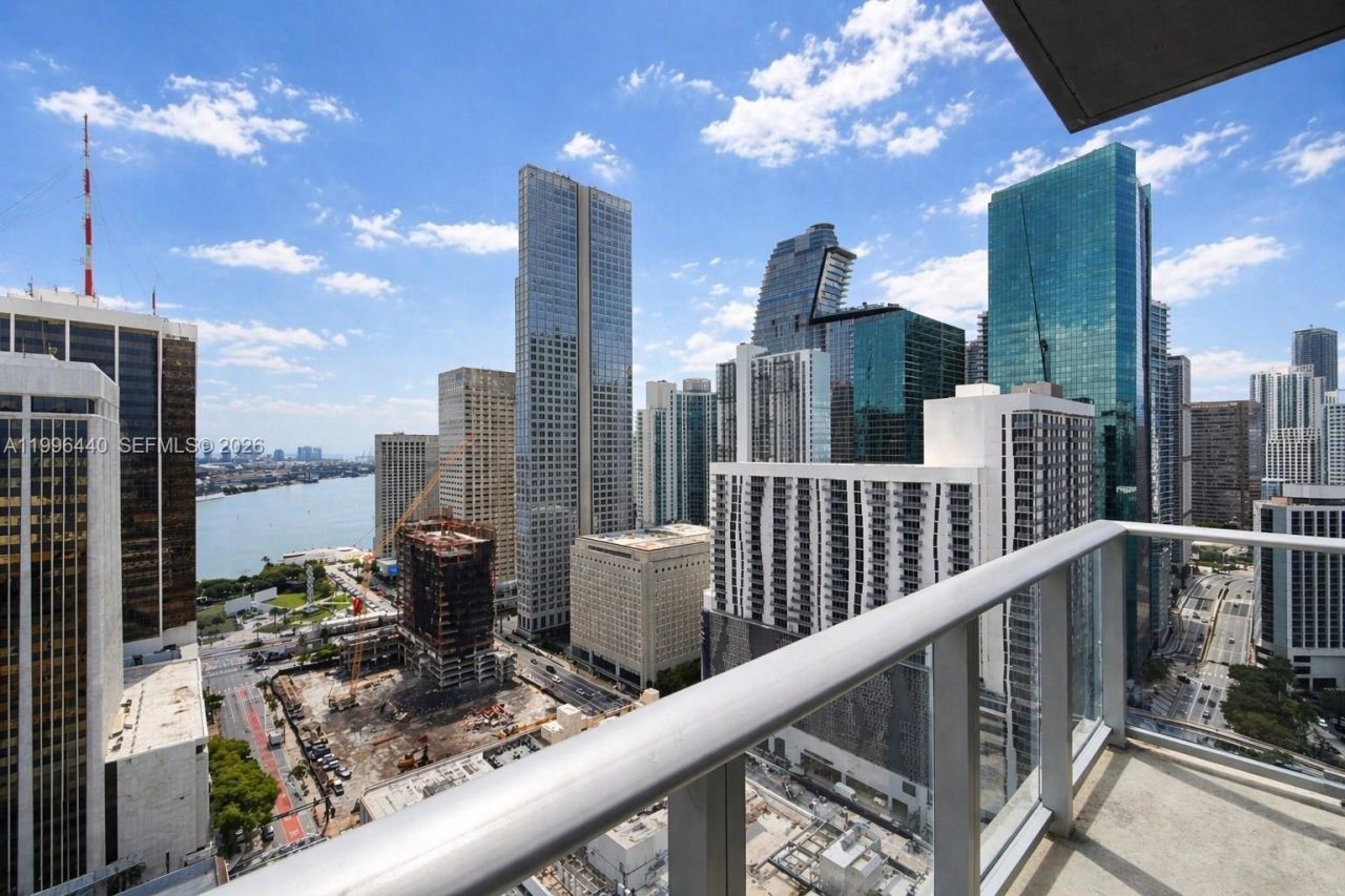 151 SE 1st St, Unit 3001, Miami, FL 33131 Photo