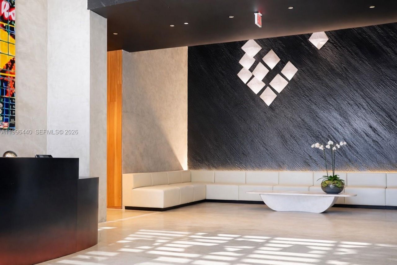 151 SE 1st St, Unit 3001, Miami, FL 33131 Photo