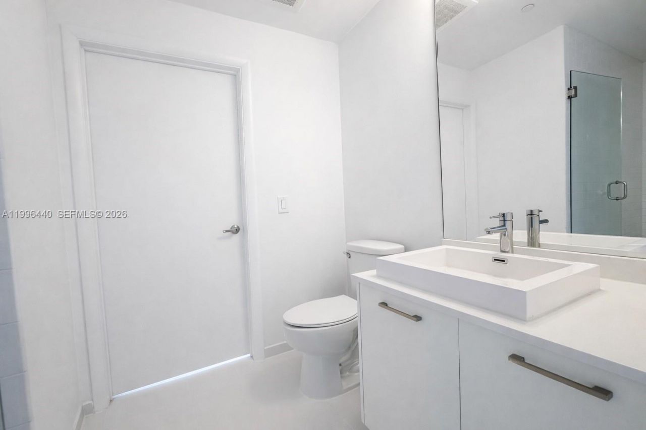 151 SE 1st St, Unit 3001, Miami, FL 33131 Photo