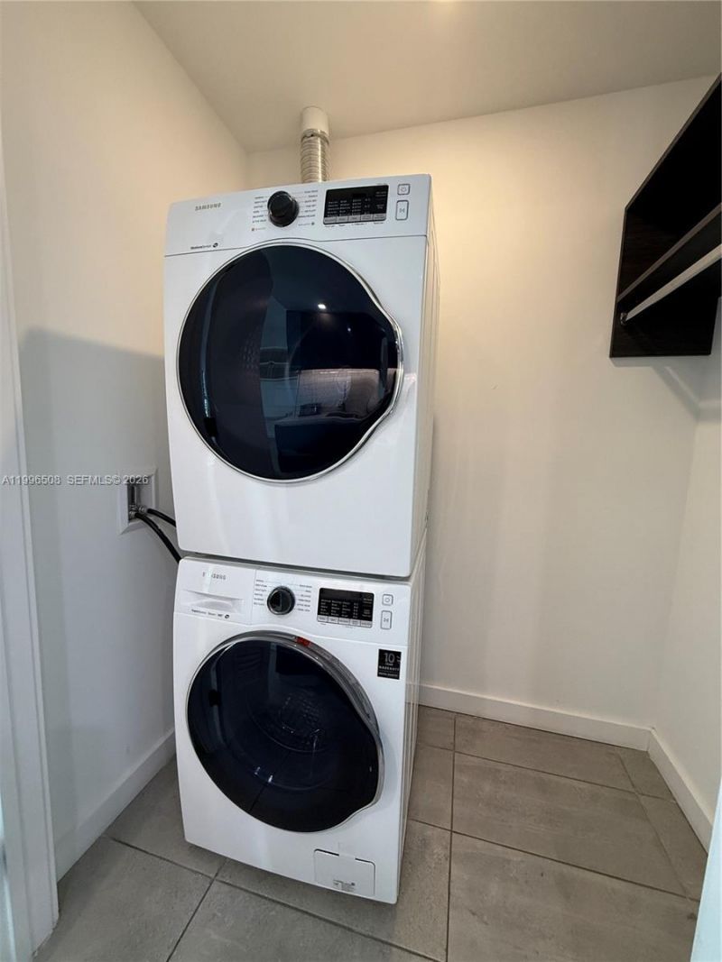 227 NE 2nd St, Unit 2911, Miami, FL 33132 Photo