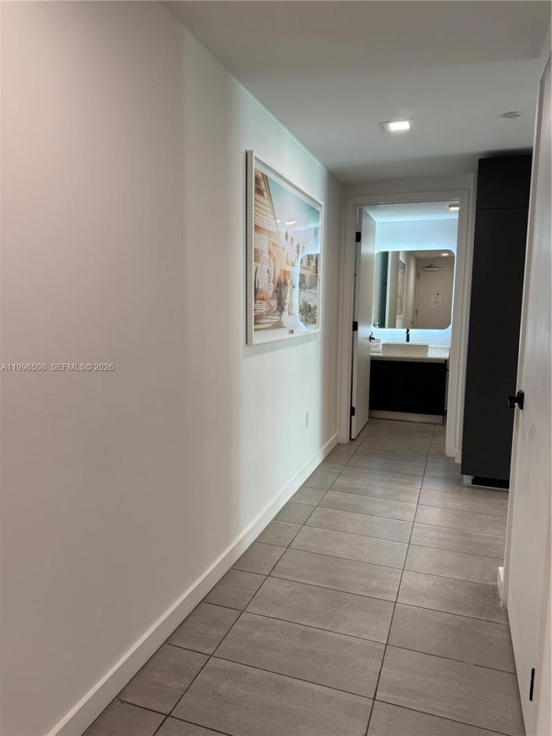 227 NE 2nd St, Unit 2911, Miami, FL 33132 Photo