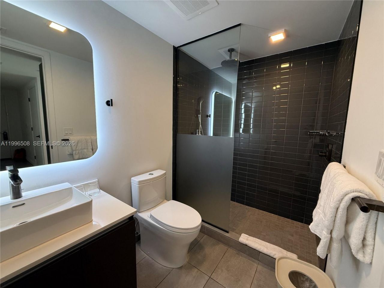 227 NE 2nd St, Unit 2911, Miami, FL 33132 Photo