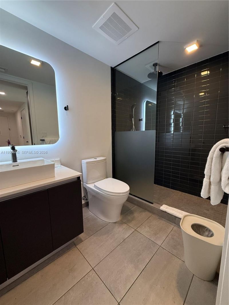 227 NE 2nd St, Unit 2911, Miami, FL 33132 Photo