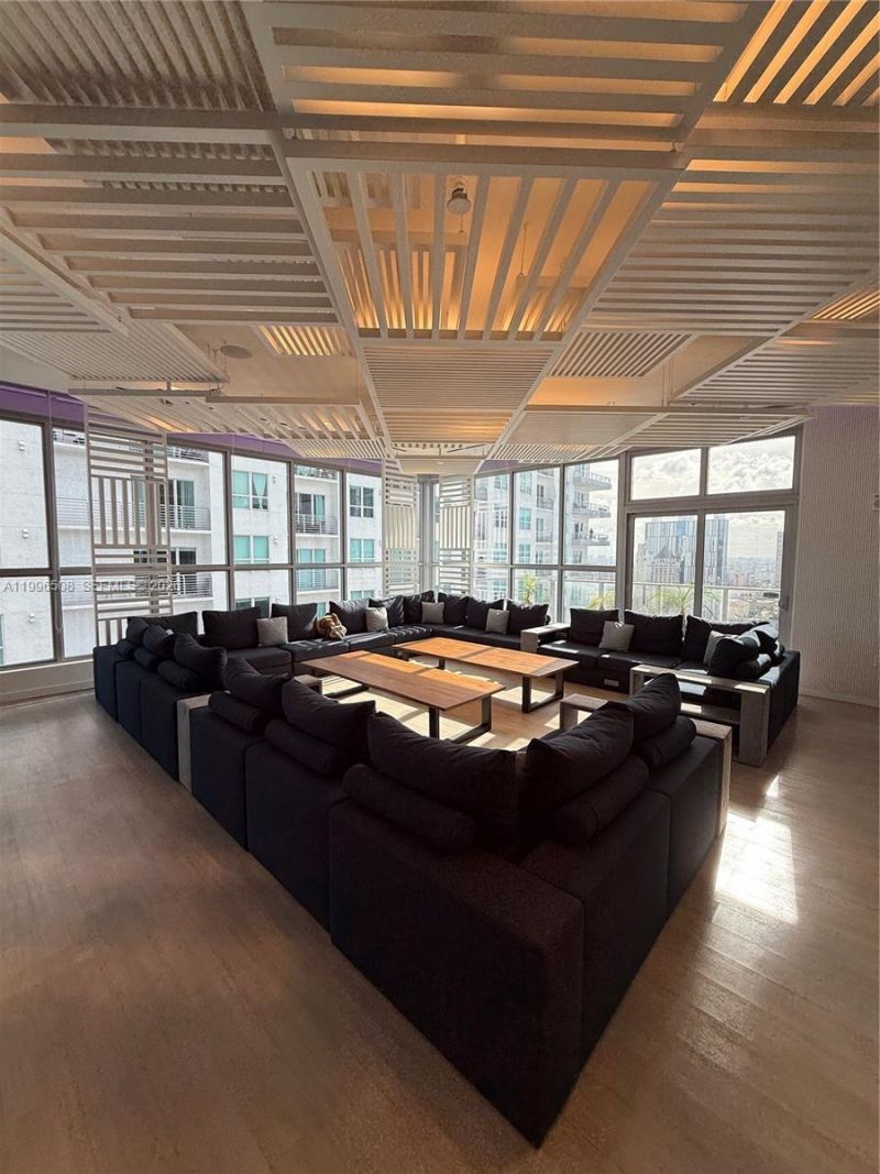 227 NE 2nd St, Unit 2911, Miami, FL 33132 Photo