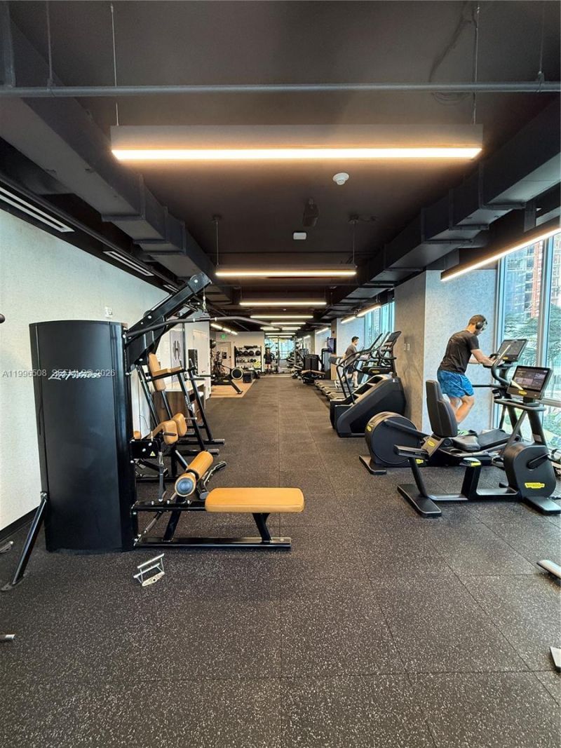 227 NE 2nd St, Unit 2911, Miami, FL 33132 Photo