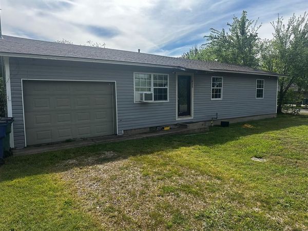 623 Grayson Street , Pottsboro, TX 75076