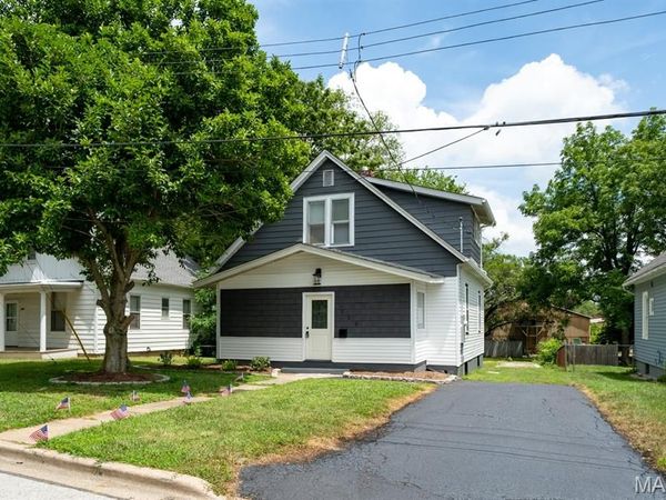 210 Springer Avenue , Edwardsville, IL 62025