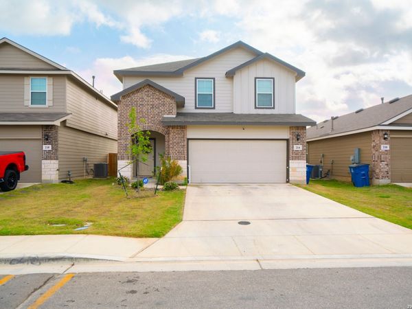 214 Legendary Trail Loop, Floresville, TX 78114