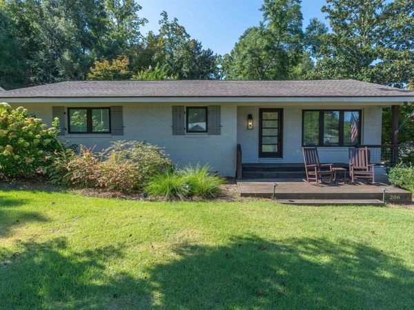 206 Volanta Avenue, Fairhope, AL 36532
