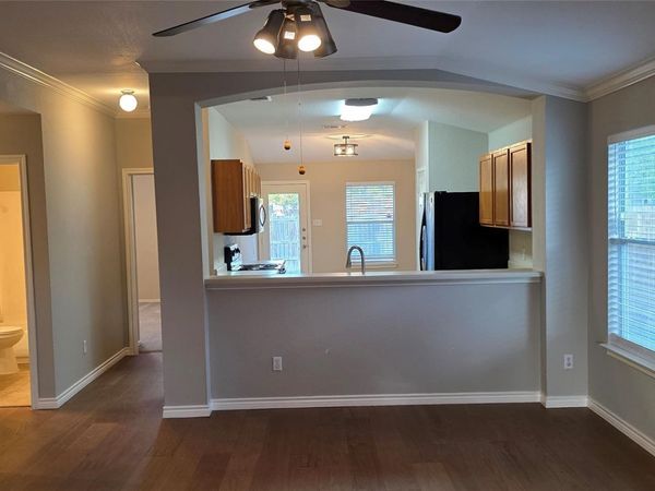 204 Quail Hollow DR, Hutto, TX 78634