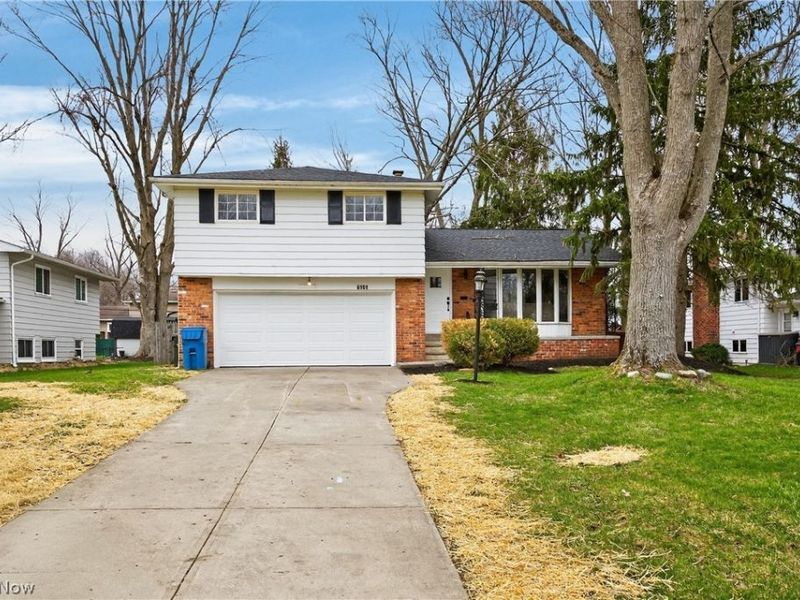 6151 Sherwood Drive, North Olmsted, OH 44070 Photo 1