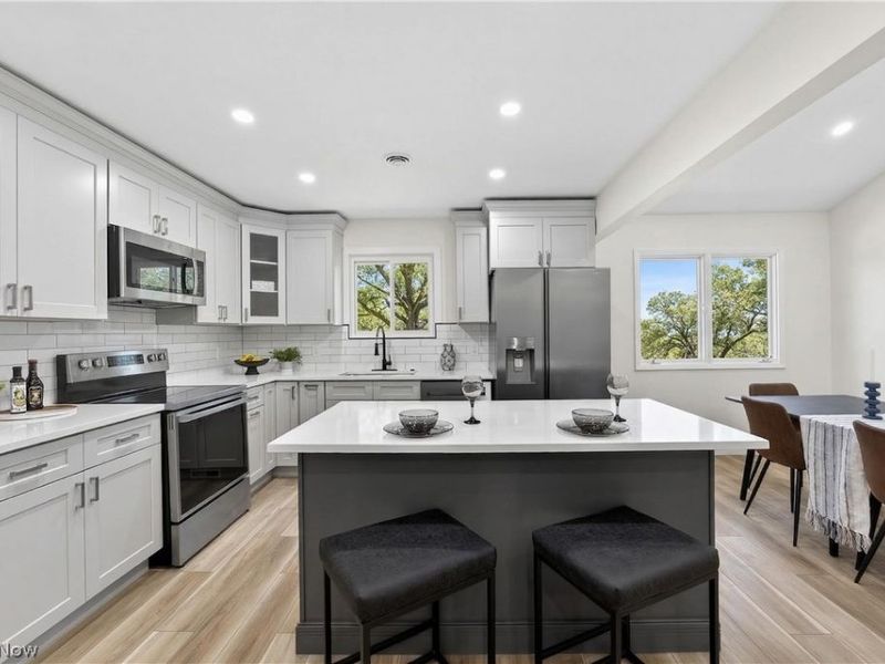 6151 Sherwood Drive, North Olmsted, OH 44070 Photo 12