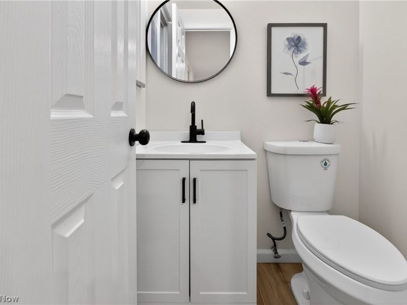 6151 Sherwood Drive, North Olmsted, OH 44070 Photo 24