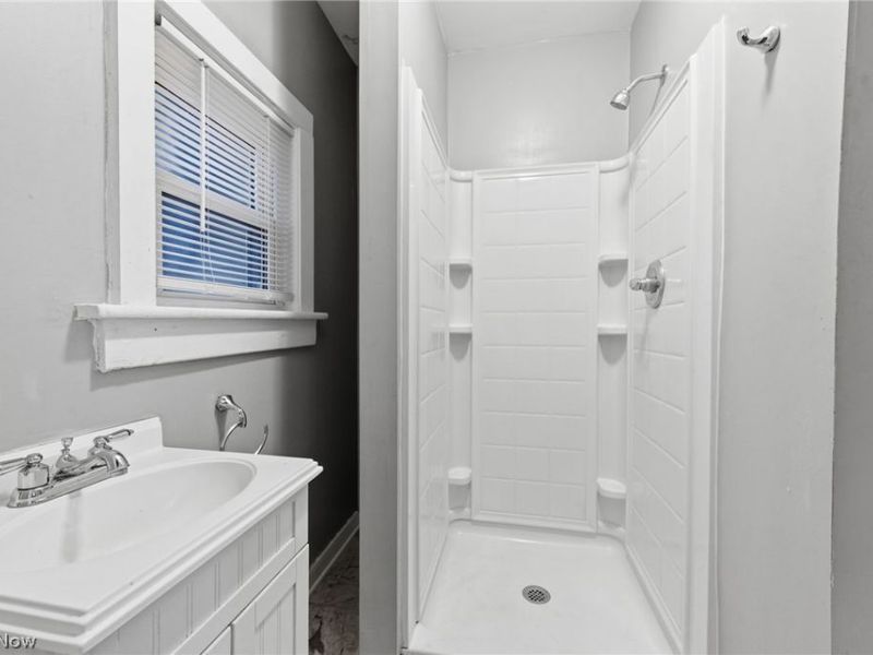 244 Power Street , Akron, OH 44304 Photo 10