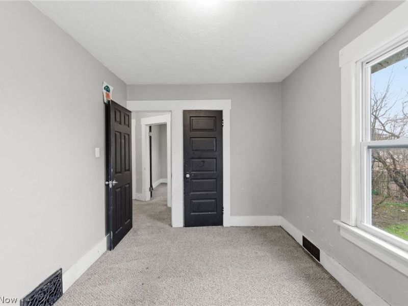 244 Power Street , Akron, OH 44304 Photo 19