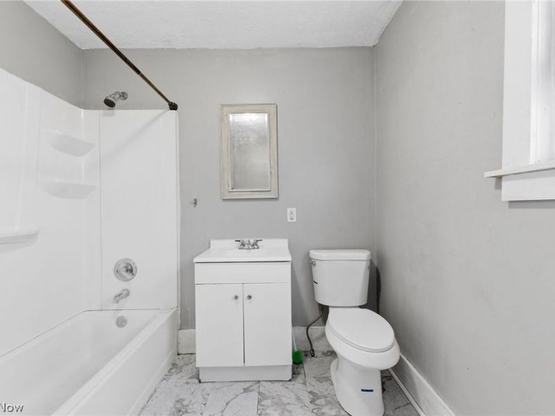 244 Power Street , Akron, OH 44304 Photo 24