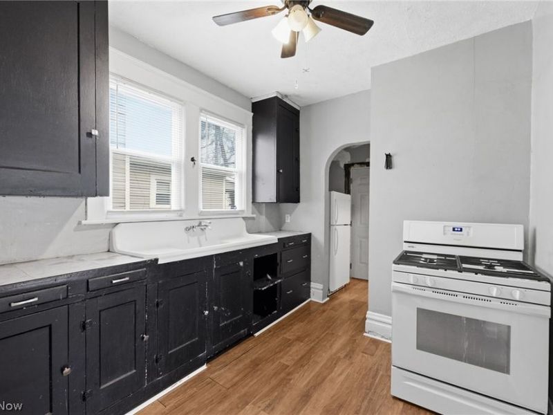 244 Power Street , Akron, OH 44304 Photo 7