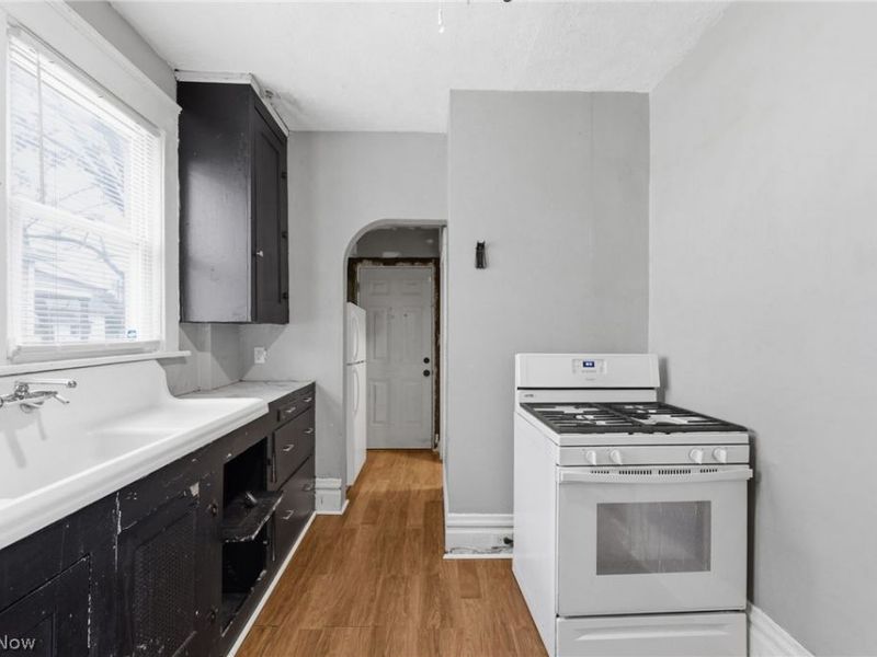 244 Power Street , Akron, OH 44304 Photo 8