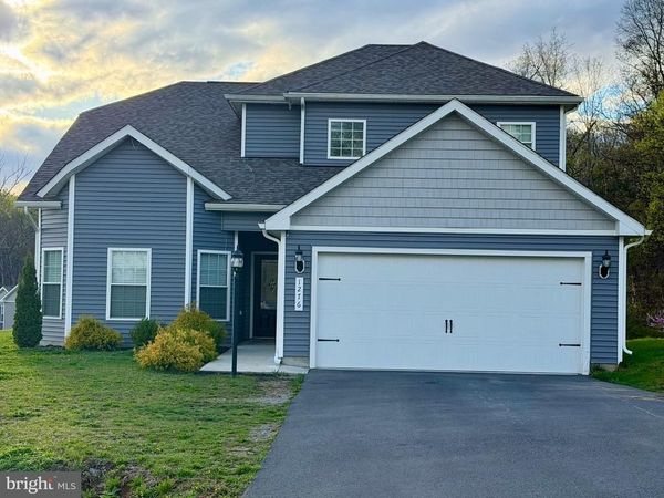 1276 RIPARIAN DRIVE , FALLING WATERS, WV 25419