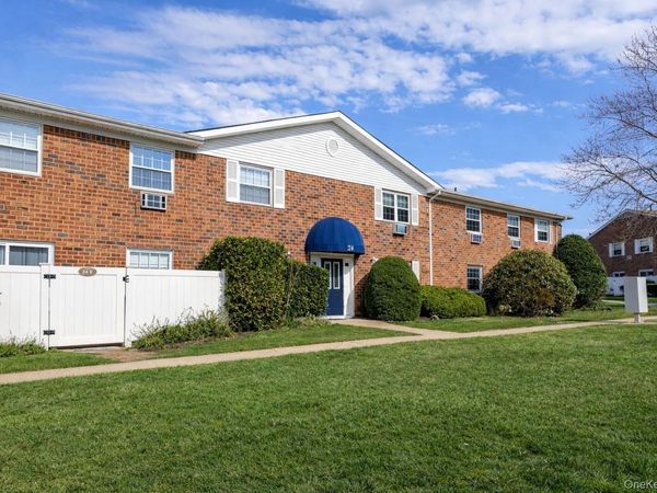 460 Old Town Road , Unit 24-O, Port Jefferson Station, NY 11776