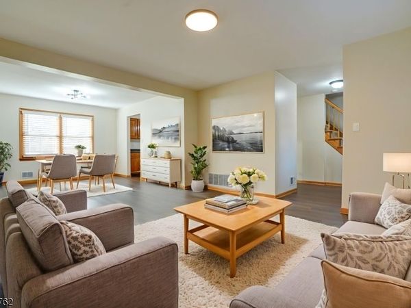 11 LENOX ST, Edison, NJ 08817