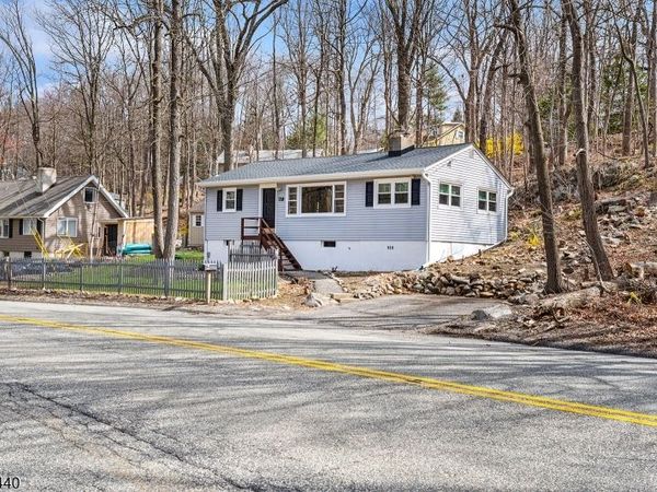 67 Breakneck Rd, Vernon, NJ 07422