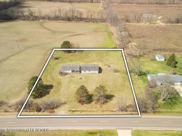 12797 Oneida Road, Grand Ledge, MI 48837