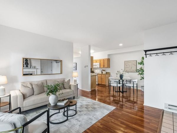 15 Marina Lakes Drive, Richmond, CA 94804