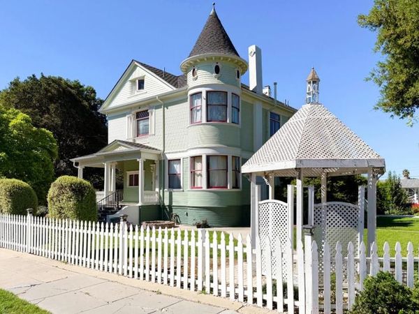 712 West Street, Hollister, CA 95023