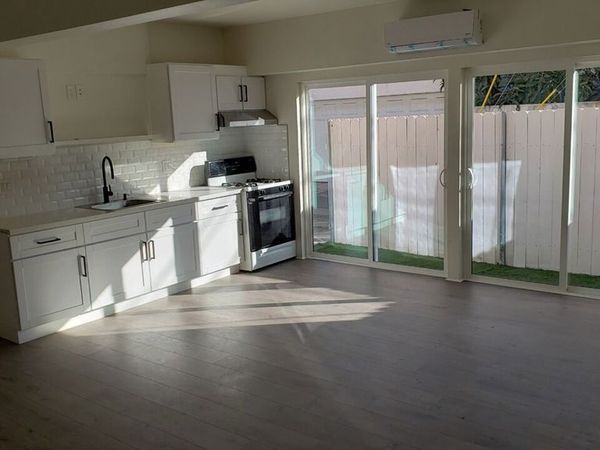 418 S Roxbury Drive, Unit 1/2, Beverly Hills, CA 90212