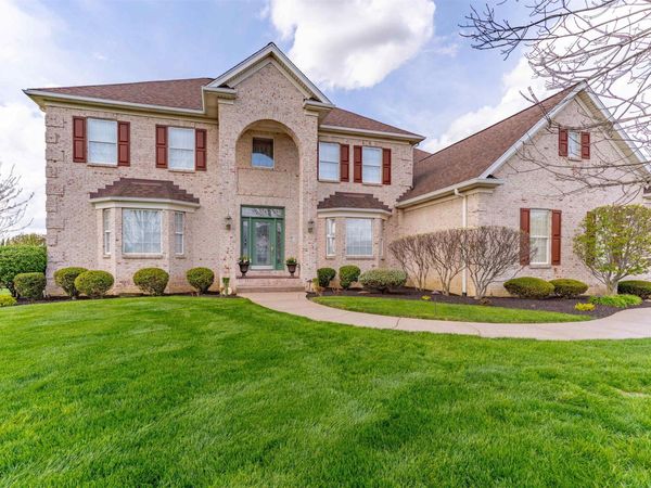 5622 Victoria Bluffs Drive, Newburgh, IN 47630
