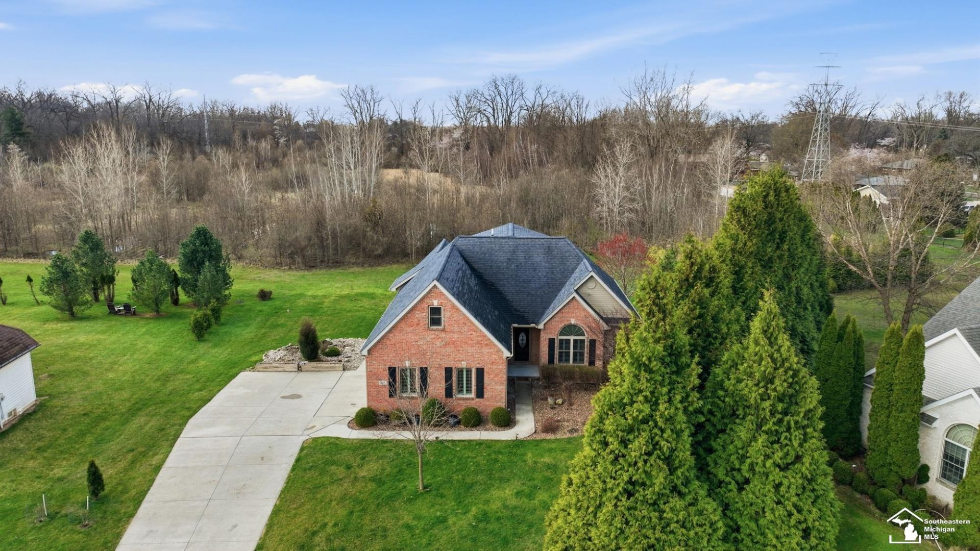 608 Oak Hill Court, Monroe, MI 48162 Main Photo