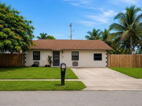 720 SW 81 Ter, North Lauderdale, FL 33068