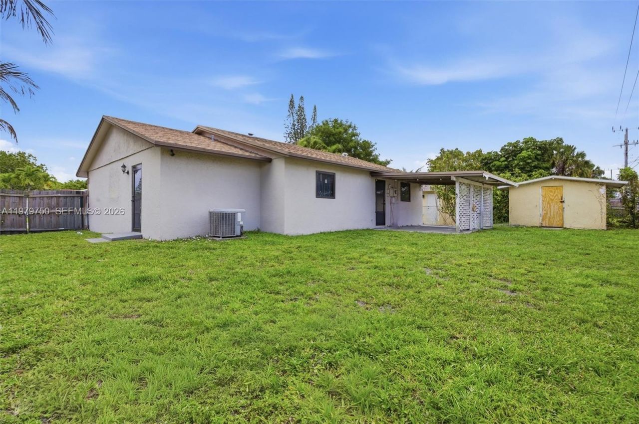 720 SW 81 Ter, North Lauderdale, FL 33068 Photo
