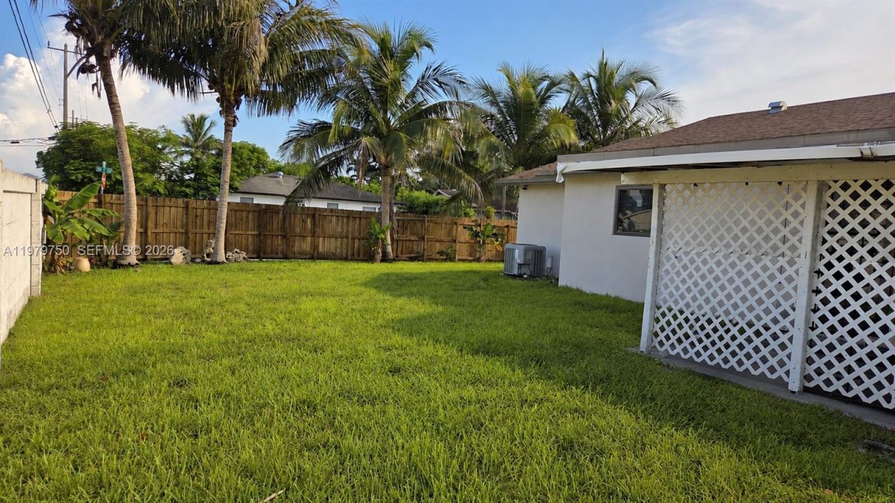 720 SW 81 Ter, North Lauderdale, FL 33068 Photo