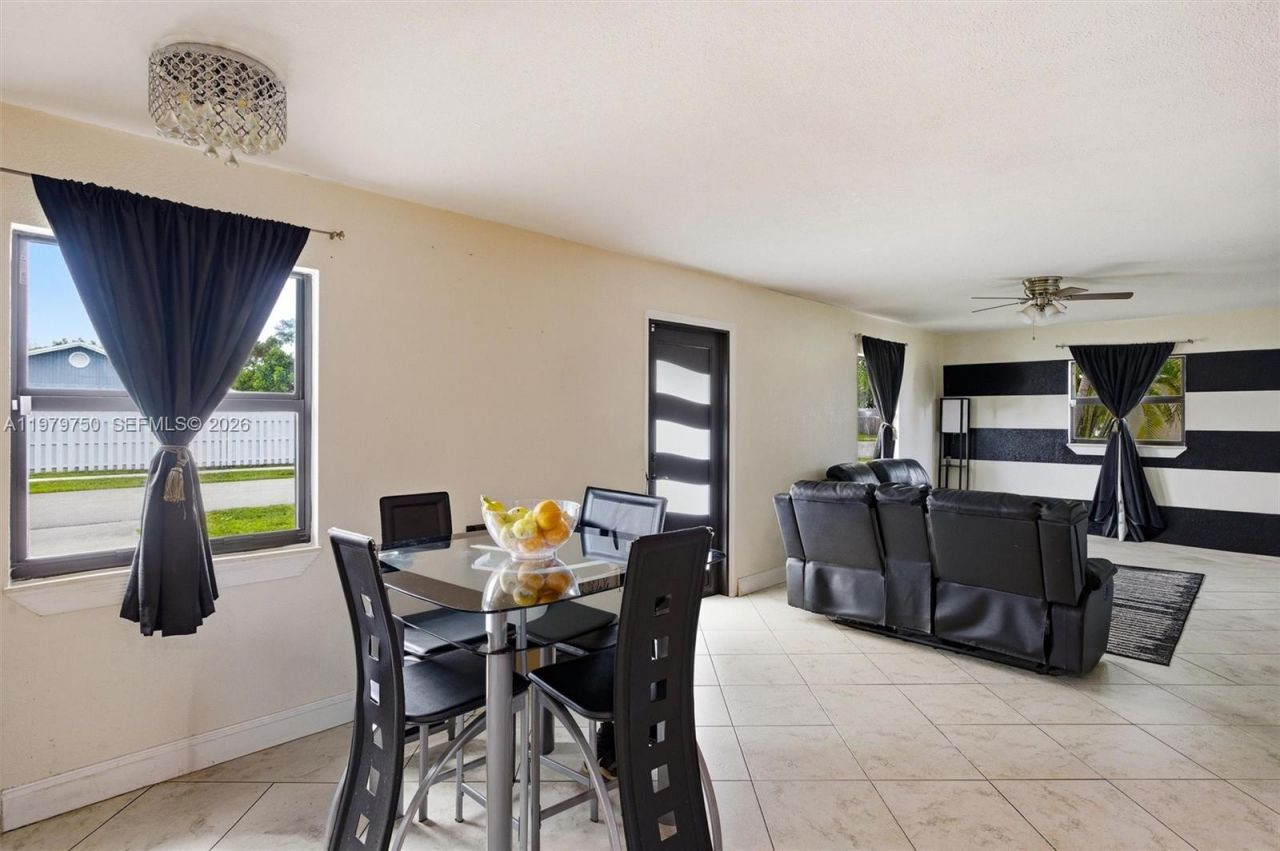 720 SW 81 Ter, North Lauderdale, FL 33068 Photo