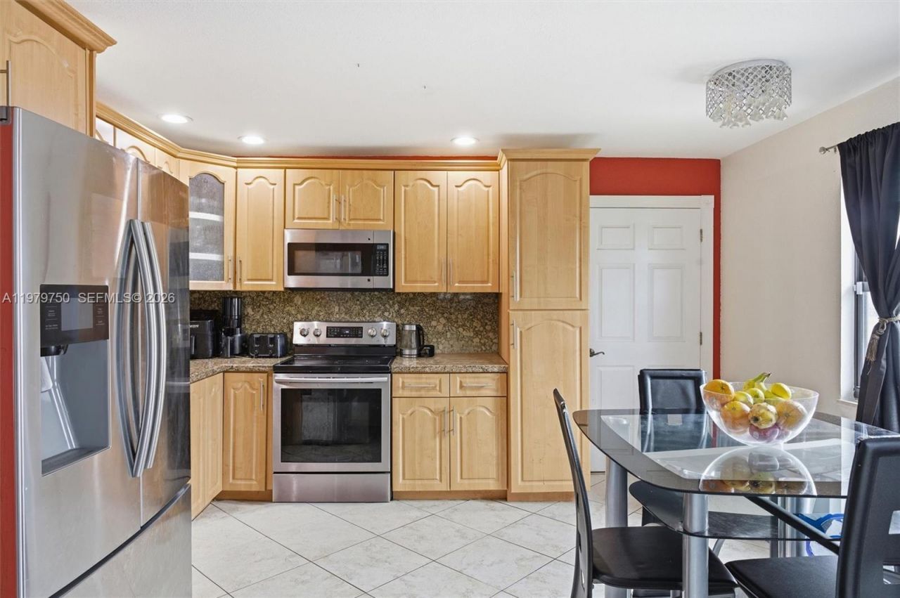 720 SW 81 Ter, North Lauderdale, FL 33068 Photo