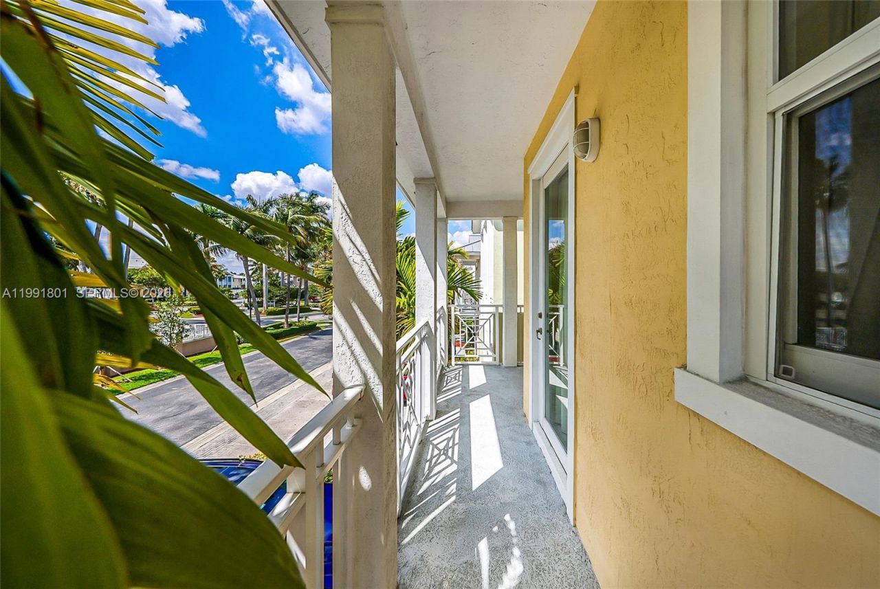 10711 NW 75th Ln, Doral, FL 33178 Photo